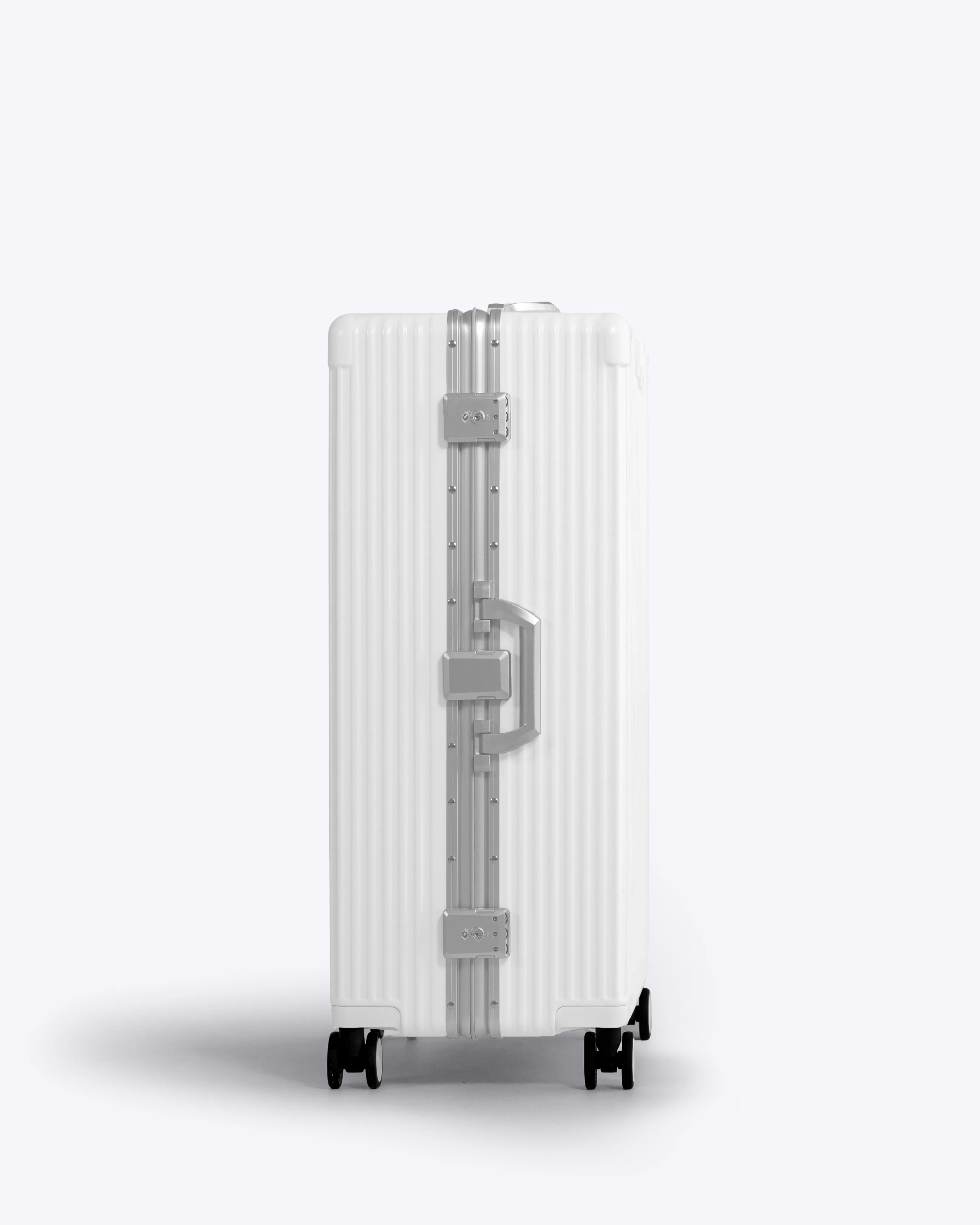 Check-in: All-in-One 28" - Image 10